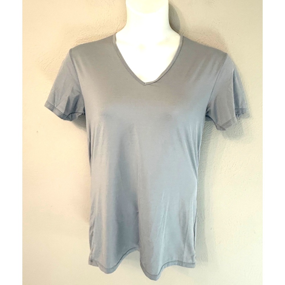 Airism Uniqlo short sleeve V-neck grey size M chest 38-41 in